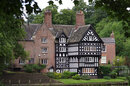 Virtually no distortion, excellent detail and sharpness, ISO200, 1/400, f/6.3, 77mm (35mm equiv: 115mm)